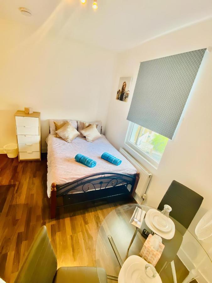 Apartamento One Bed Studio Flat In Central Londres Exterior foto
